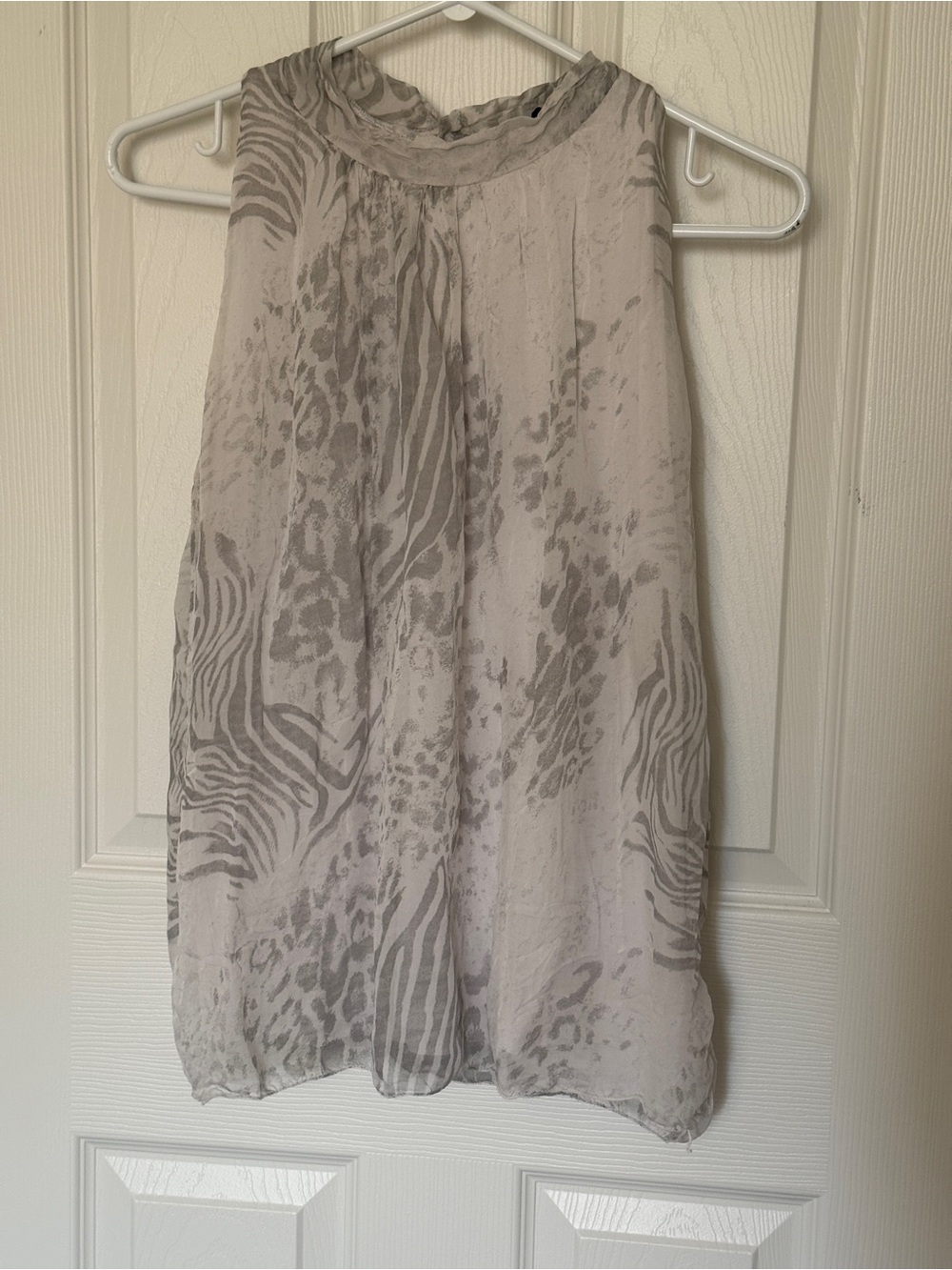Sleeveless Animal-Print Chiffon Shirt - Light Gray